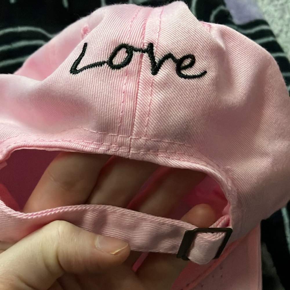 Light Pink Love Hand Hat 🧢 - Picture 3 of 5